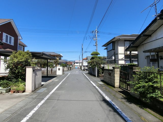 高崎市町屋町　売地の前面道路含む現地写真