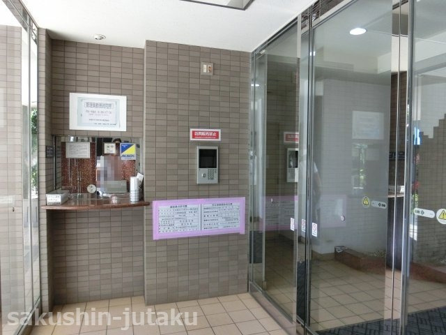ロイヤルシャトー津田沼東のエントランス|オートロック