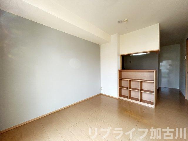 加古川市加古川町稲屋のアパートの居間・リビング