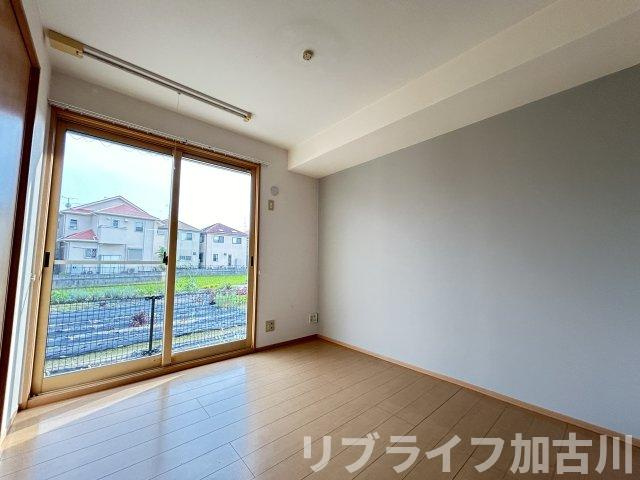 加古川市加古川町稲屋のアパートの居間・リビング