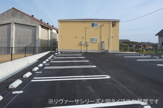 【駐車場】