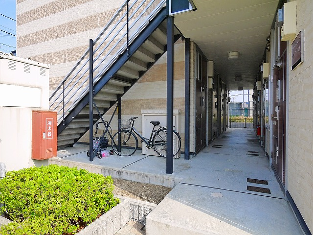 レオパレス奈良大宮のエントランス