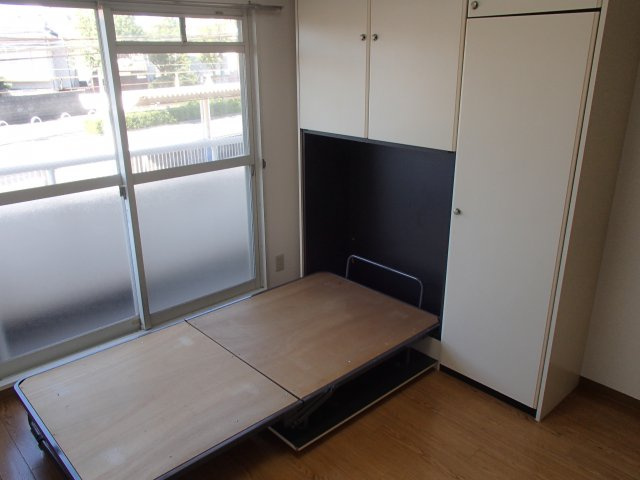 【居間・リビング】 | 長瀬駅前マンションA棟 | おしゃれなリビングです