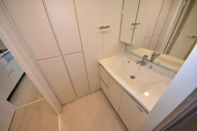 コンフォリア北堀江一丁目の洗面所|使いやすい洗面所です