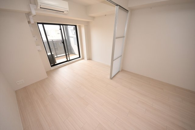 コンフォリア北堀江一丁目の居間・リビング|ゆったりとした居間です