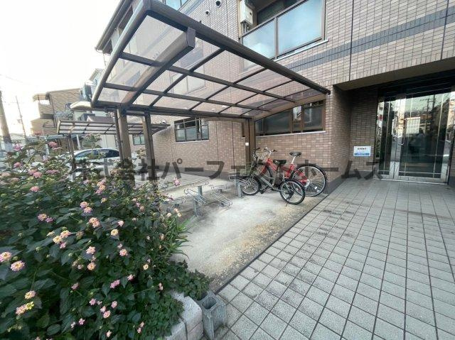 コートアルバのエントランス|毎日通るエントランスはこのようになっています