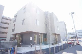 【外観】 | １階は美容室が入っております。
エレベータ―付物件です。