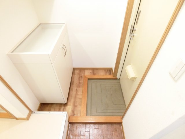 エステートピアウラタの玄関