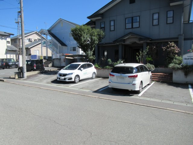 飯田3丁目（事務所・テナント）の駐車場