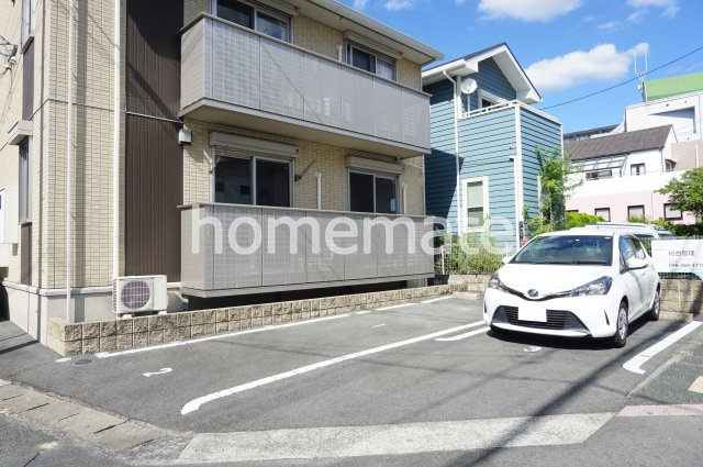 熊本市中央区新屋敷２丁目のアパートの駐車場
