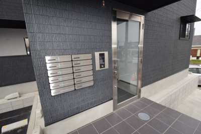 【エントランス】 | メゾンクレール博多南参番館 | モデルパース