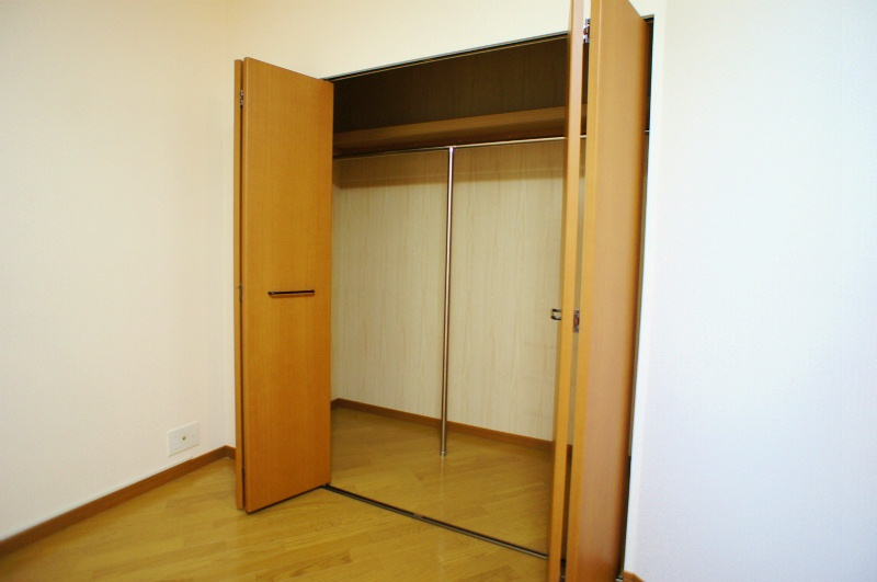 メゾンドール荒木【10,000円キャッシュバック対象物件】の収納|小物を収納するのに便利です