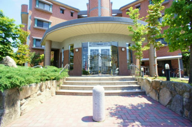 メゾンドール荒木【10,000円キャッシュバック対象物件】のエントランス|毎日通るエントランスはこのようになっています