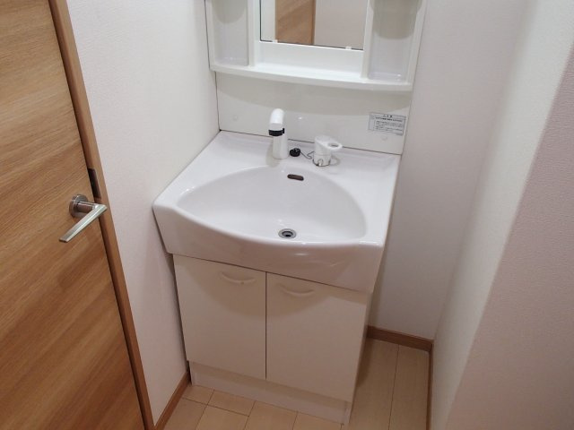【洗面所】 | デネブ | 忙しい朝には欠かせない洗面所です