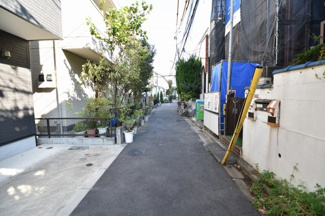 【前面道路含む現地写真】