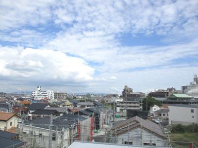 【展望】 | ロワイヤル西明石 | 建物が切迫していないので、開放的です。