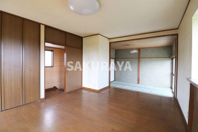 鵤木町貸家SUの洋室