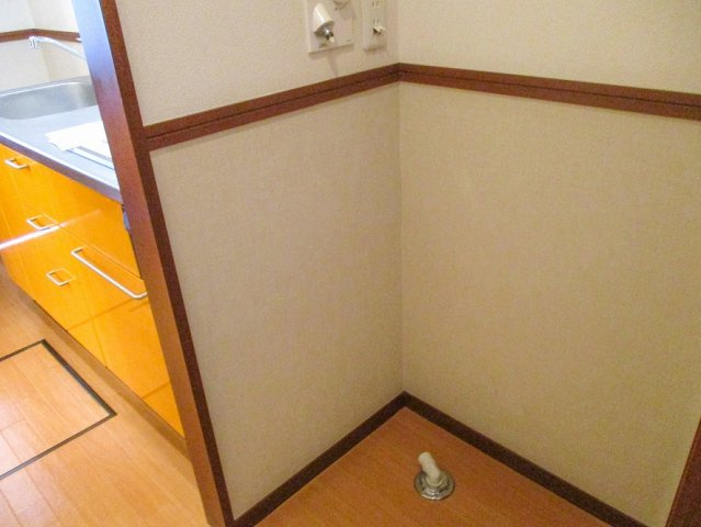【設備】 | ダリア新高円寺 | 室内洗濯機置き場
同設備の別室写真を使用しております。