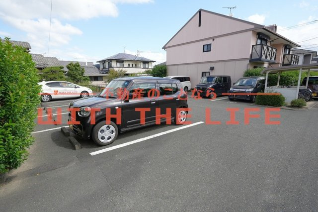 スクエア【キャッシュバック対象物件】の駐車場|駐車場があります