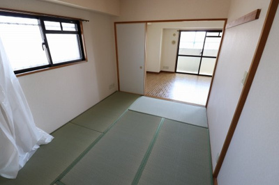 【寝室】 | スカイタワー鶴見緑地