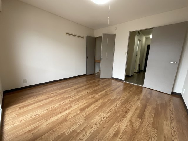 【寝室】 | ViLLa西山 | 寝室にいかがでしょうか