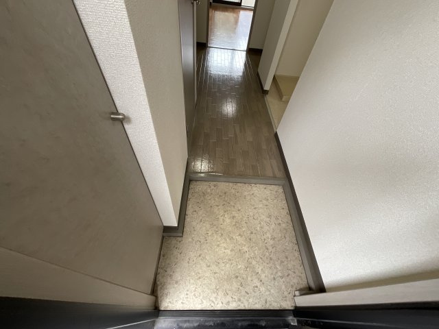 【玄関】 | ViLLa西山 | 物件の内装です