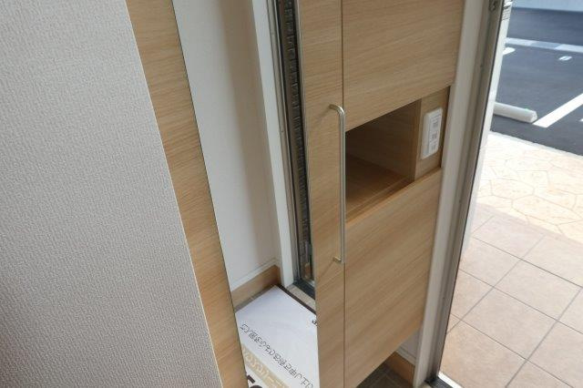 ＨＵＩＴの内装|シューズボックス