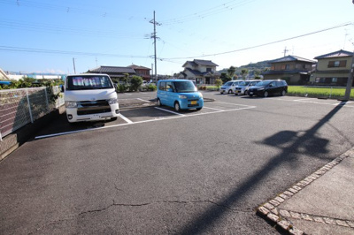 【駐車場】 | ラフィネアルブル