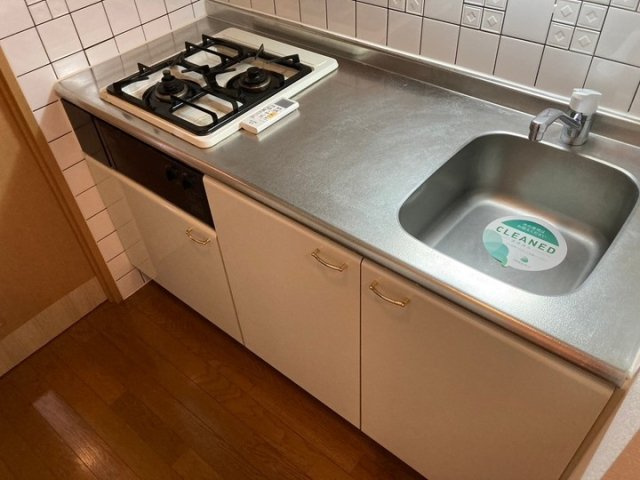 ルーブル白金高輪のキッチン|システムキッチン（2口ガスコンロ）