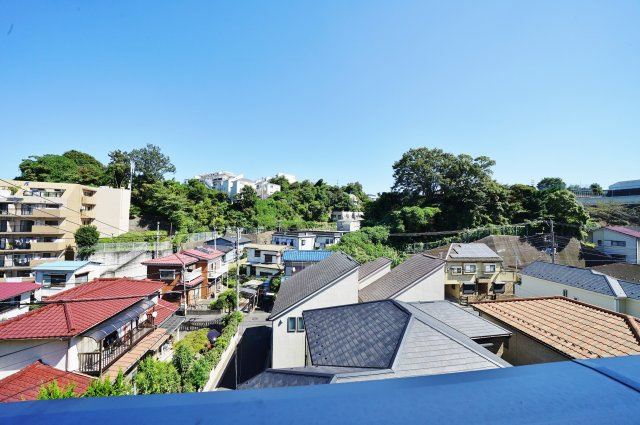 ＬＤＫ１９．３帖の３ＳＬＤＫ。保土ケ谷区瀬戸ケ谷町　新築戸建ての展望|開放感ある長めです。