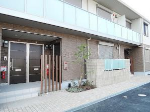 岸和田市岡山町のハイツのエントランス|ゆとりのあるエントランスです