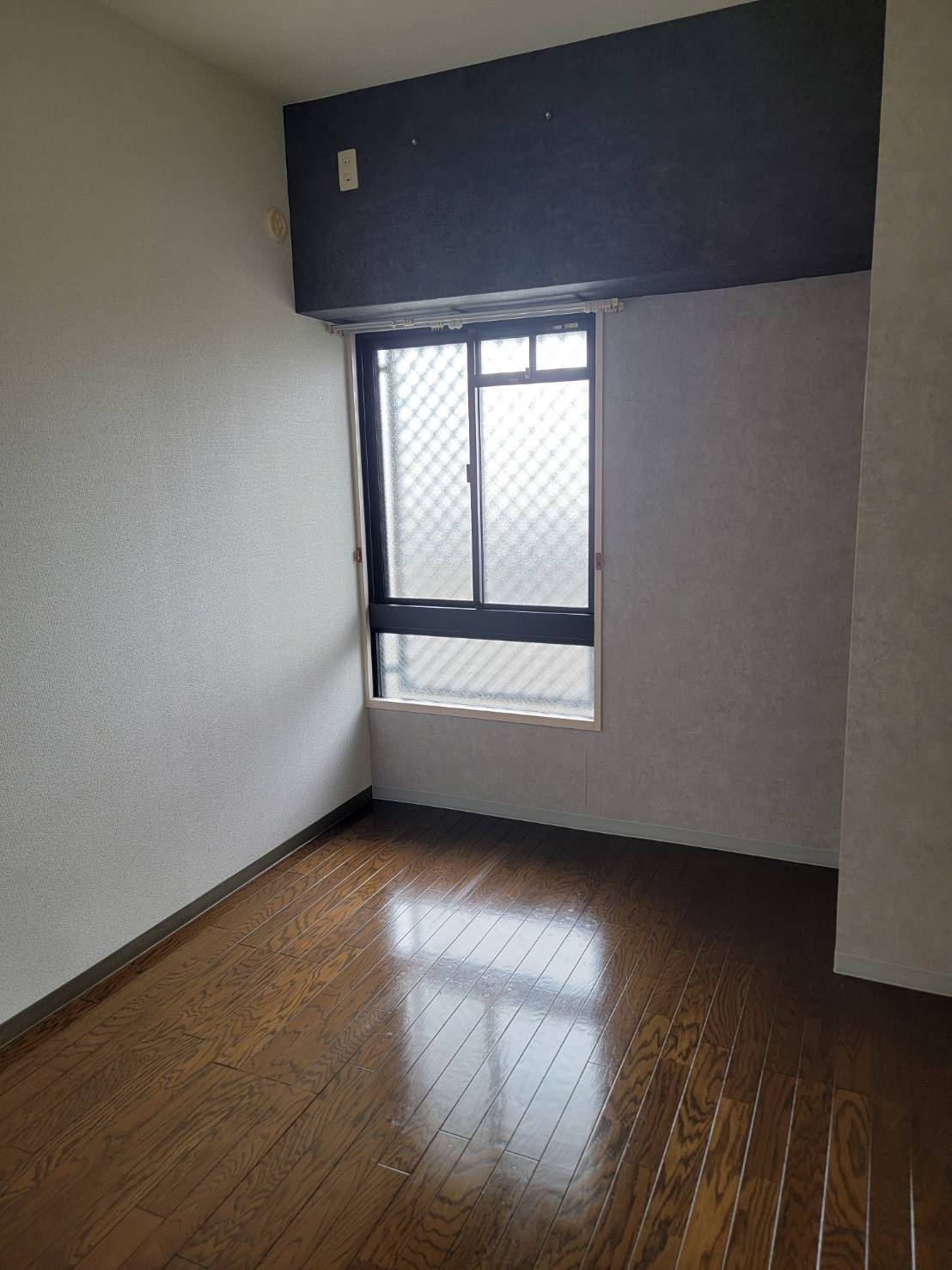 岸和田WINマンションの洋室|スタンダードな洋室です