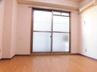 二条CUBE（二条キューブ）の洋室