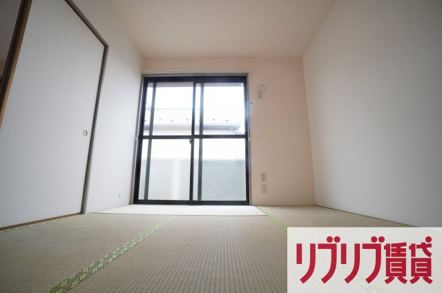 第三スカイマンションの和室