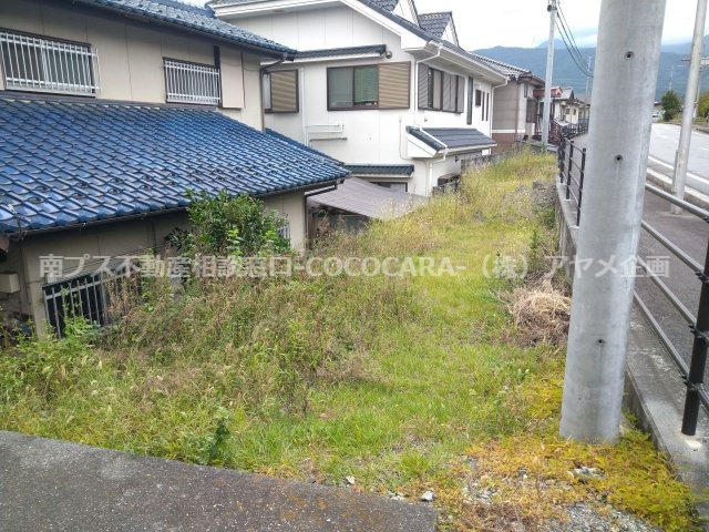 小笠原　5DK　中古物件の外観|北側の土地