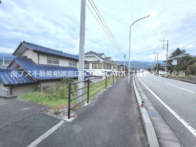 小笠原　5DK　中古物件の周辺|交通量は少な目です！