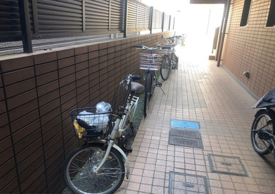 【駐輪場】 | パレ・ドール町田上鶴間 | 清潔感のある印象で見る人が憧れそうですね。
