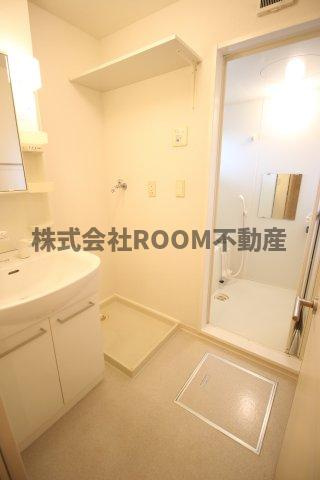 Fine View・K の洗面所|ゆったりとスペースのある洗面所