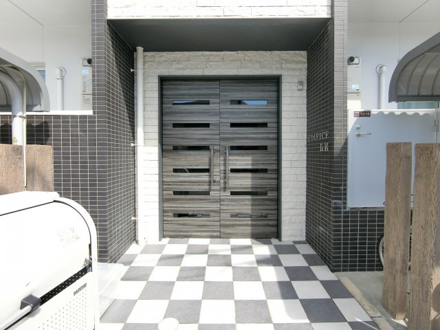 【エントランス】 | ＥＤＩＦＩＣＥ長居