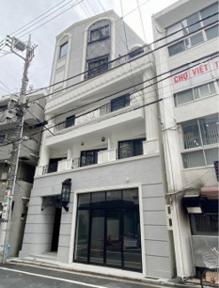【外観】 | 鉄筋コンクリート造のがっちりとした建物。
