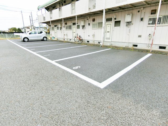 Tレジデンスシーの駐車場