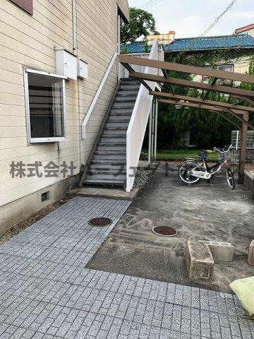 クレジール牧野B棟の駐車場|駐車場があります