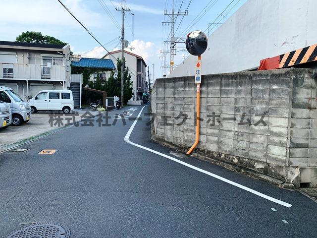 クレジール牧野B棟の駐車場|車をお持ちの方に嬉しい駐車場付きの物件です
