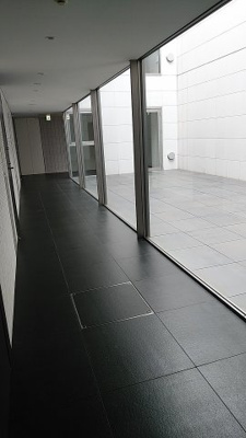 【その他共用部分】 | YOTSUYA RESIDENCE | 内廊下　※参考写真