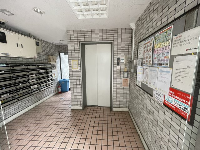 高野山第一ビルのエントランス