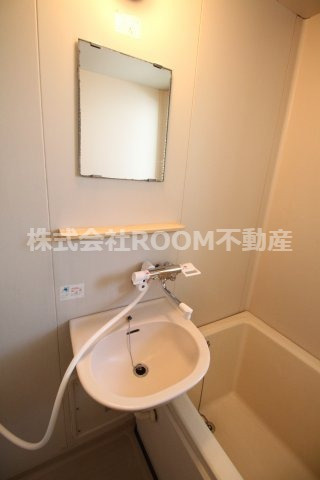 ラ・フォンテーヌの洗面所|ゆったりとスペースのある洗面所