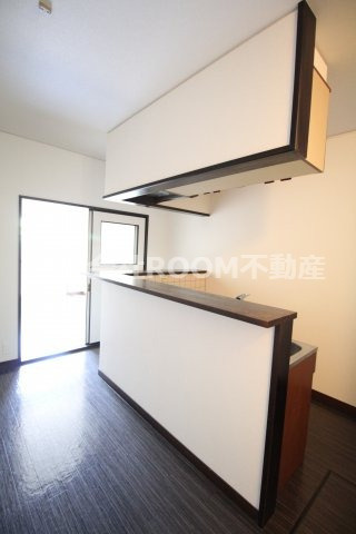 ラ・フォンテーヌのキッチン|コンパクトなキッチンで掃除もラクラク