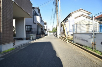 【前面道路含む現地写真】 | 現地見学や資料請求などお気軽にお問合わせ下さい。
周辺環境とあわせて現地ご案内致します。