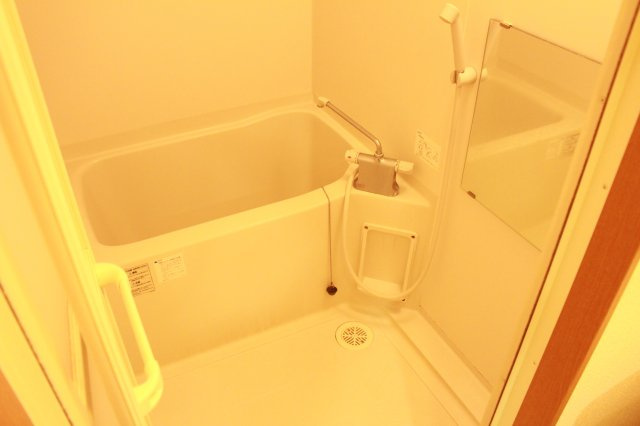 サンライズプラムⅧの浴室