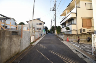 【前面道路含む現地写真】 | 現地見学や資料請求などお気軽にお問合わせ下さい。
周辺環境とあわせて現地ご案内致します。